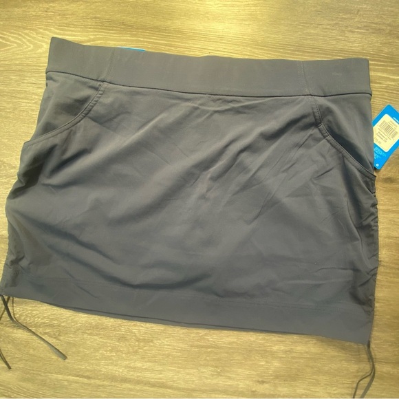 Columbia Omni-Shield Navy Skort Size 1X - Picture 2 of 12